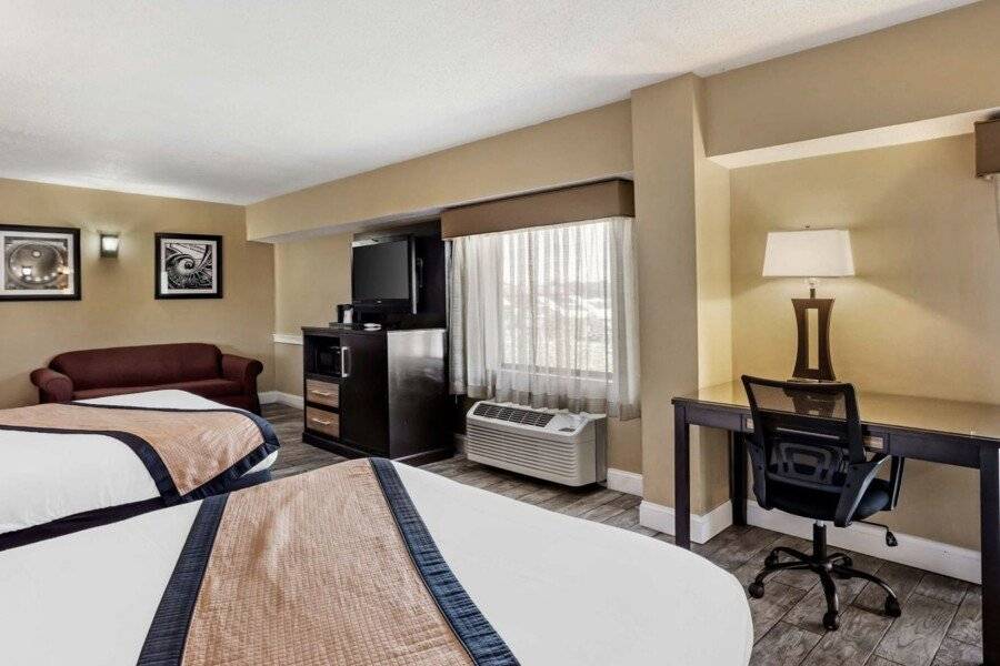 Best Western Plus Airport West hotel bedroom