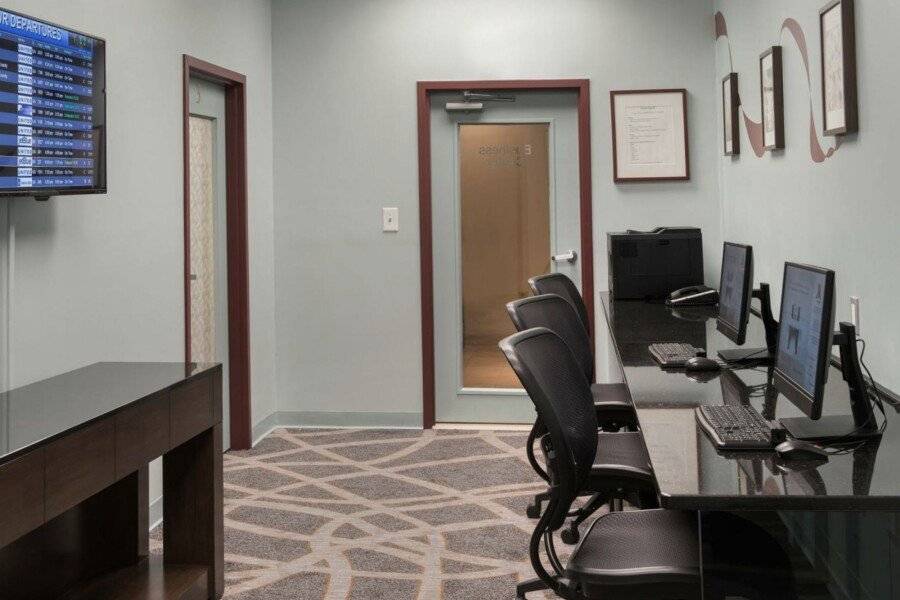 Newark Liberty International Airport Marriott ,conference room,front desk