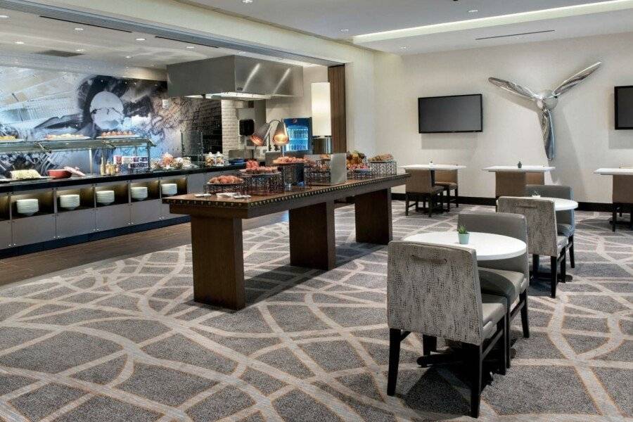 Newark Liberty International Airport Marriott restaurant