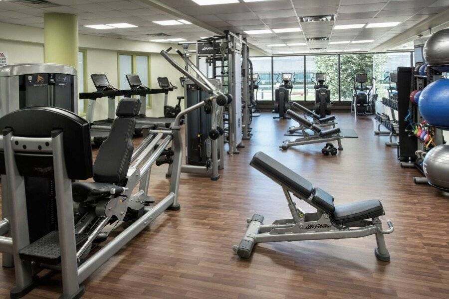 Newark Liberty International Airport Marriott fitness centre