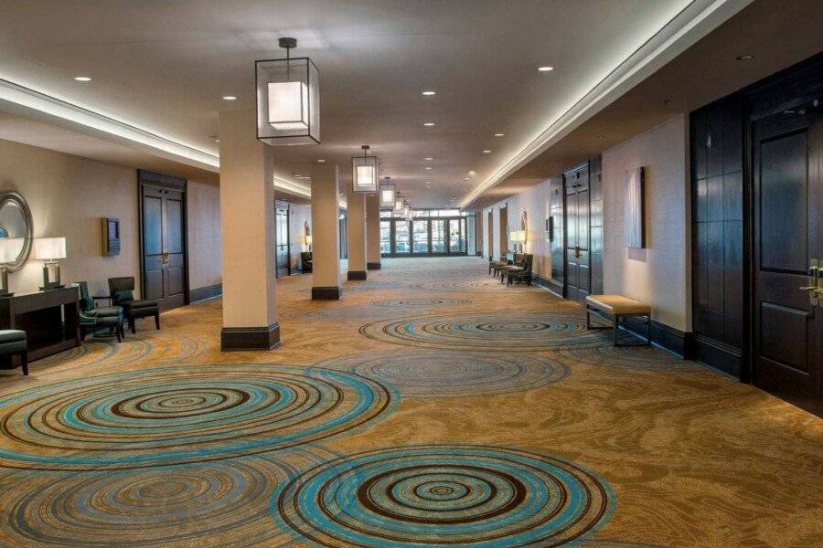 Newark Liberty International Airport Marriott lobby