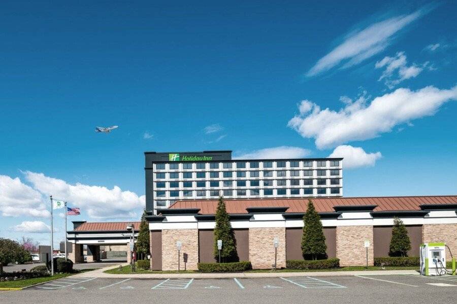 Holiday Inn International Airport facade,parking