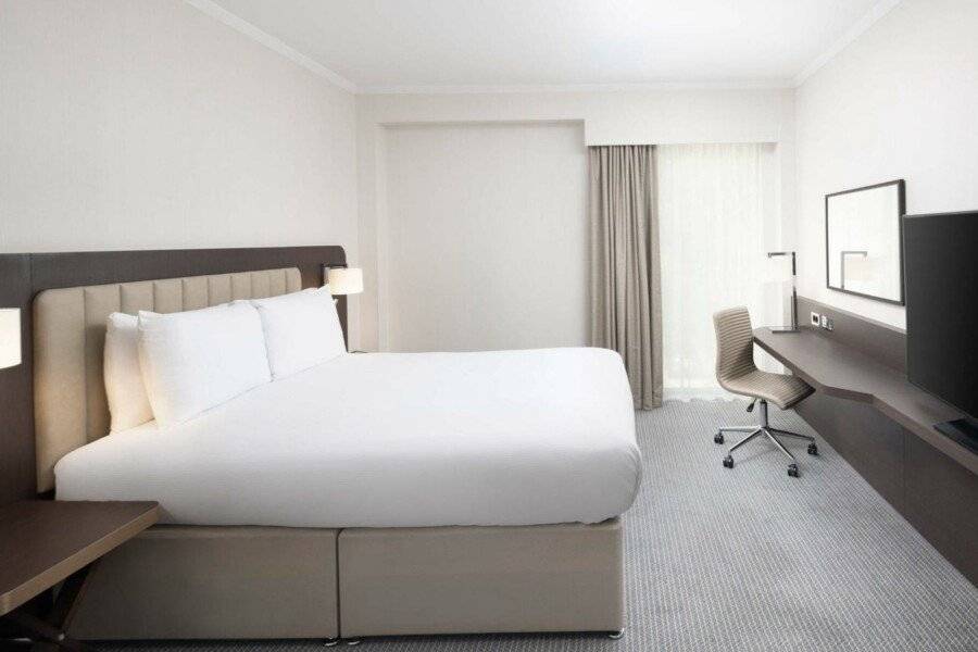 Hilton London Gatwick Airport hotel bedroom