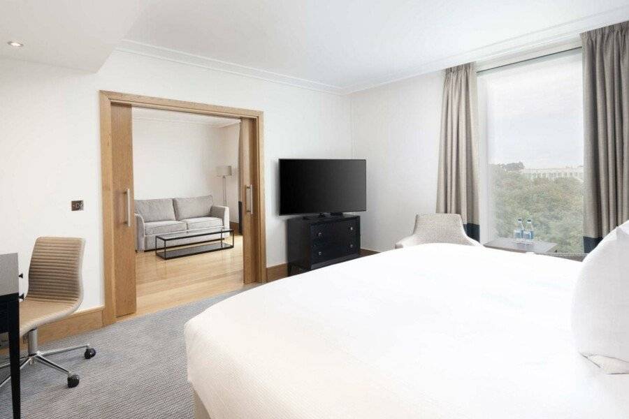 Hilton London Gatwick Airport hotel bedroom