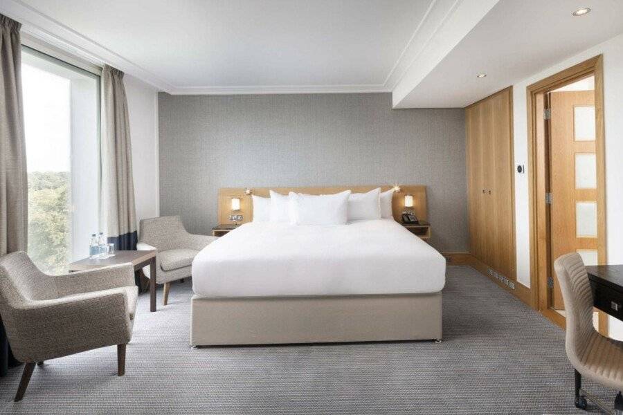 Hilton London Gatwick Airport hotel bedroom