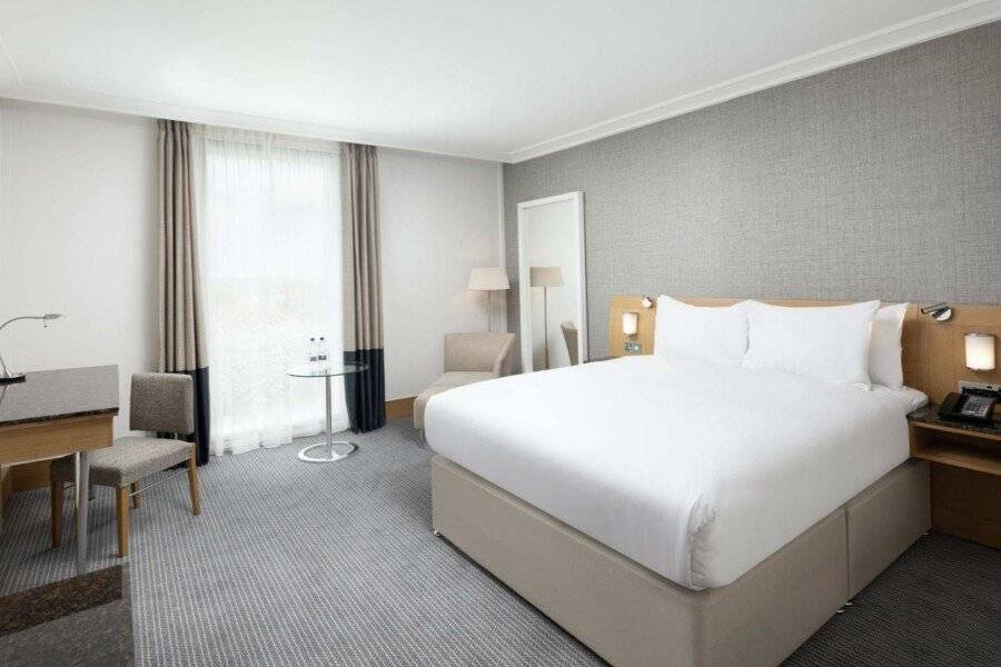 Hilton London Gatwick Airport hotel bedroom