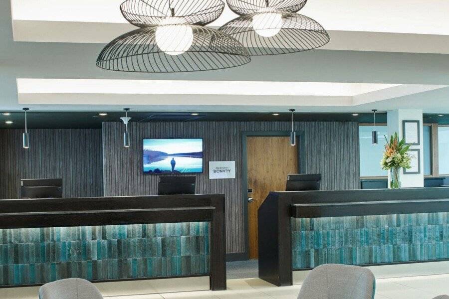 Courtyard by Marriott London Gatwick Airport lobby,front desk