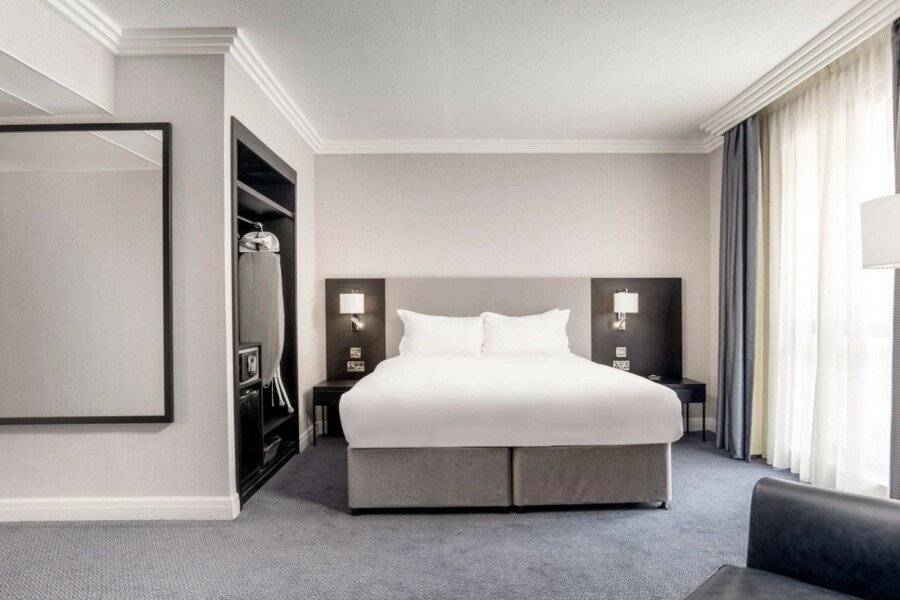 Sofitel London Gatwick hotel bedroom