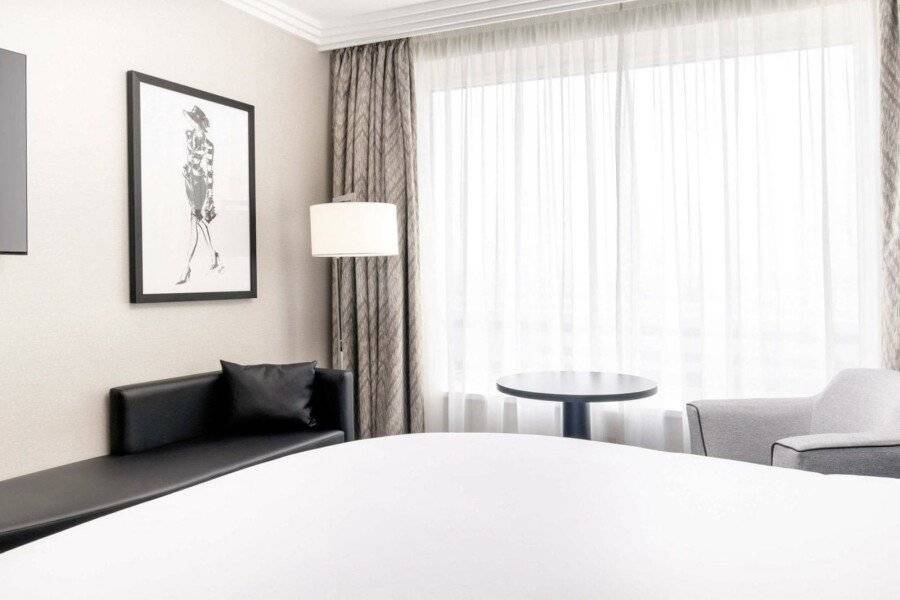 Sofitel London Gatwick hotel bedroom