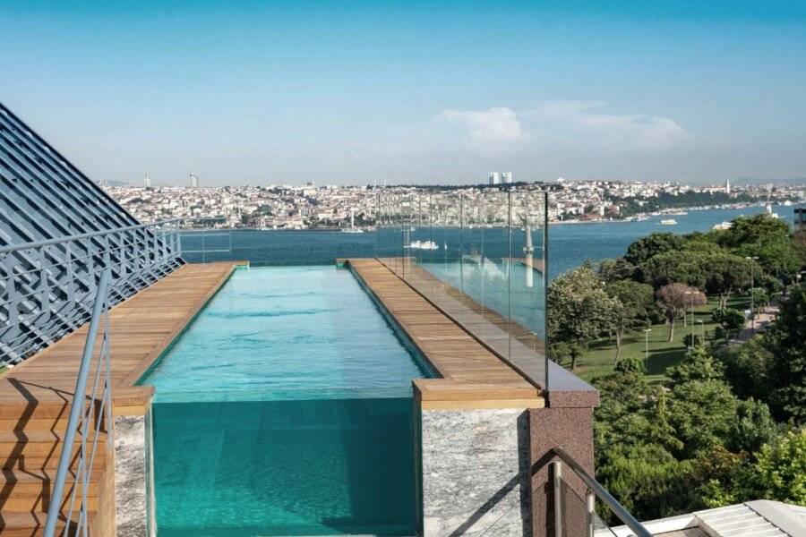 The Ritz-Carlton, Istanbul at the Bosphorus infinity pool,ocean view