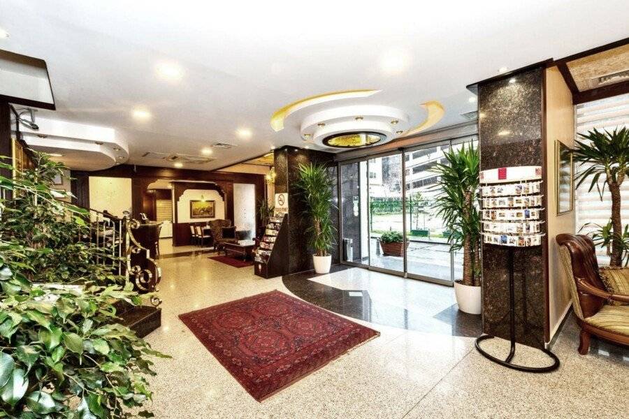 Gülhanepark Hotel & Spa lobby