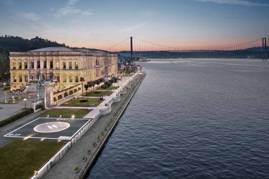 Çırağan Palace Kempinski Istanbul facade,ocean view