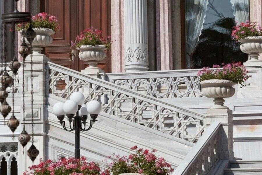 Çırağan Palace Kempinski Istanbul , facade