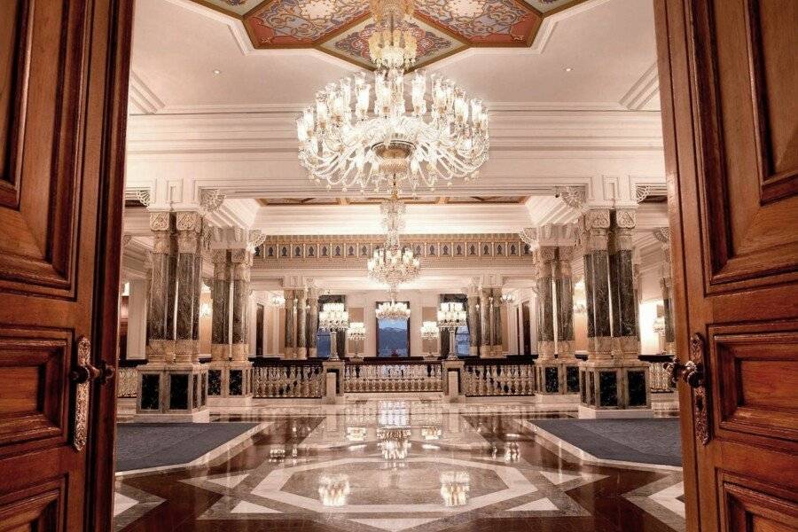 Çırağan Palace Kempinski Istanbul lobby