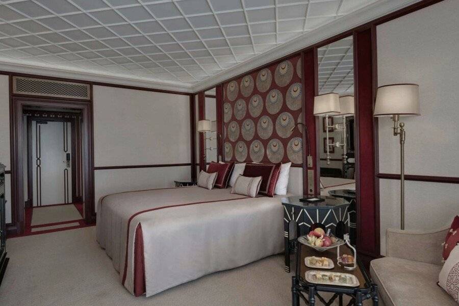 Çırağan Palace Kempinski Istanbul hotel bedroom