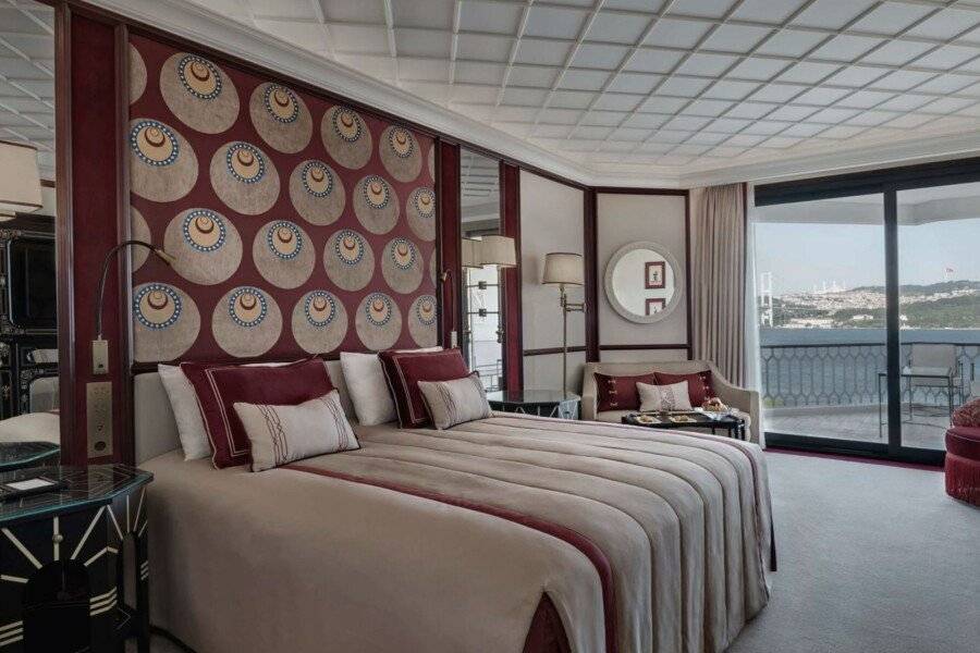 Çırağan Palace Kempinski Istanbul hotel bedroom,ocean view