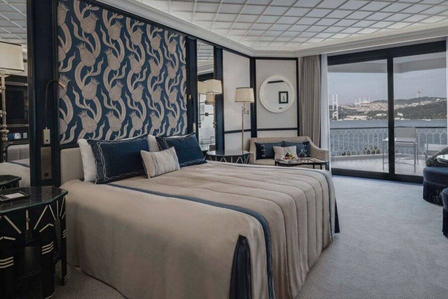 Çırağan Palace Kempinski Istanbul hotel bedroom,ocean view