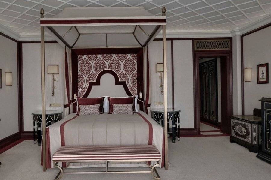 Çırağan Palace Kempinski Istanbul hotel bedroom