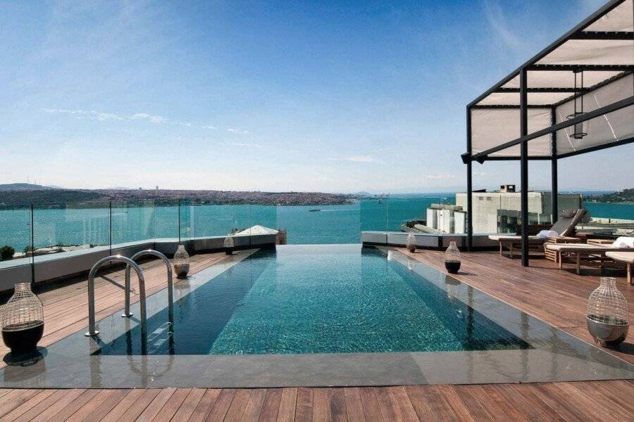 Swissotel The Bosphorus Istanbul infinity pool,ocean view