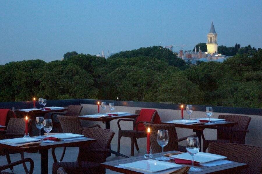 Erboy Hotel Istanbul Sirkeci rooftop pool, restaurant, ocean view