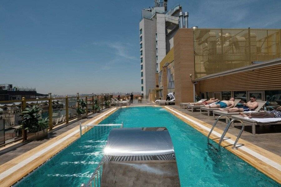 Ramada By Wyndham Istanbul Pera Taksim rooftop pool, outdoor pool