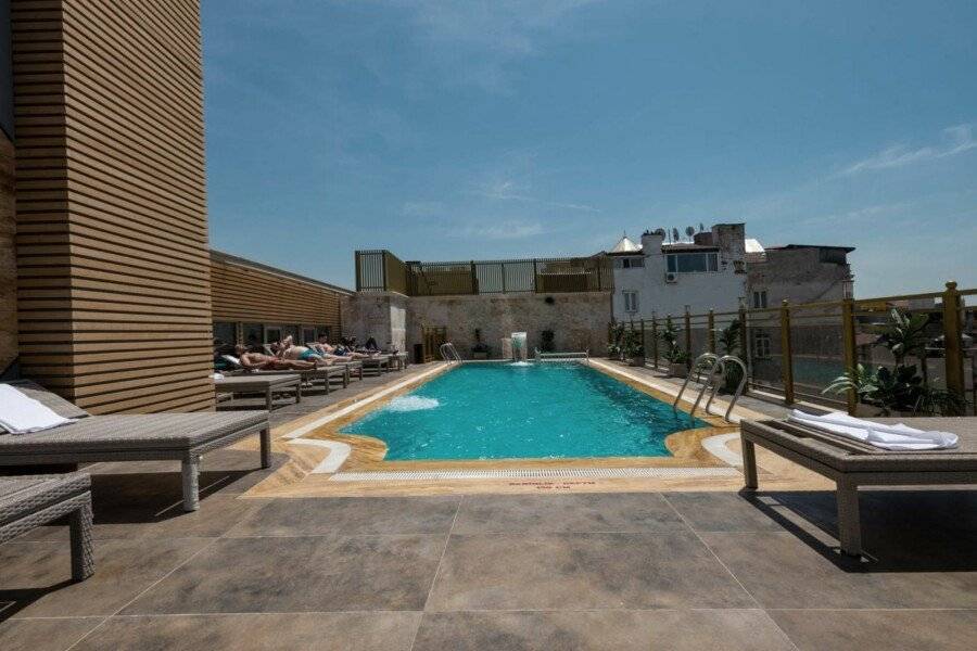 Ramada By Wyndham Istanbul Pera Taksim outdoor pool