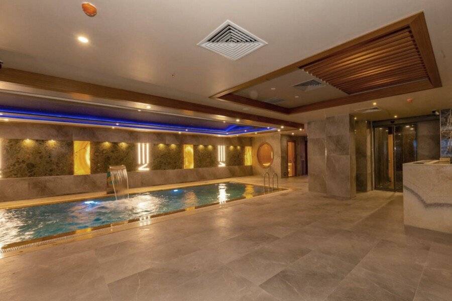 Ramada By Wyndham Istanbul Pera Taksim indoor pool,spa