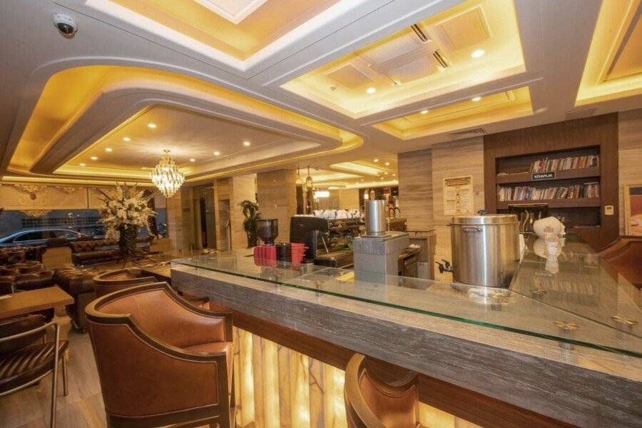 Ramada By Wyndham Istanbul Pera Taksim lobby,bar