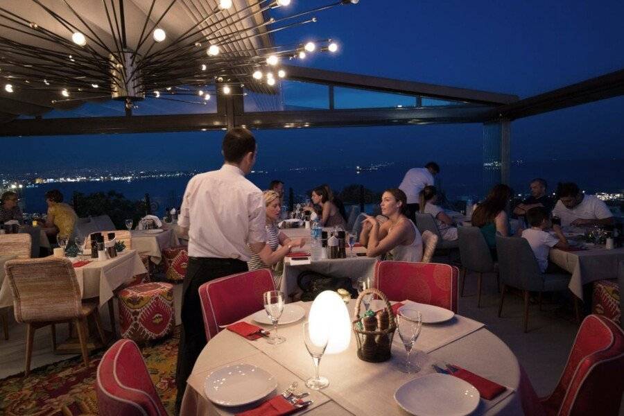 Tria Hotel Istanbul-Special Category restaurant,ocean view