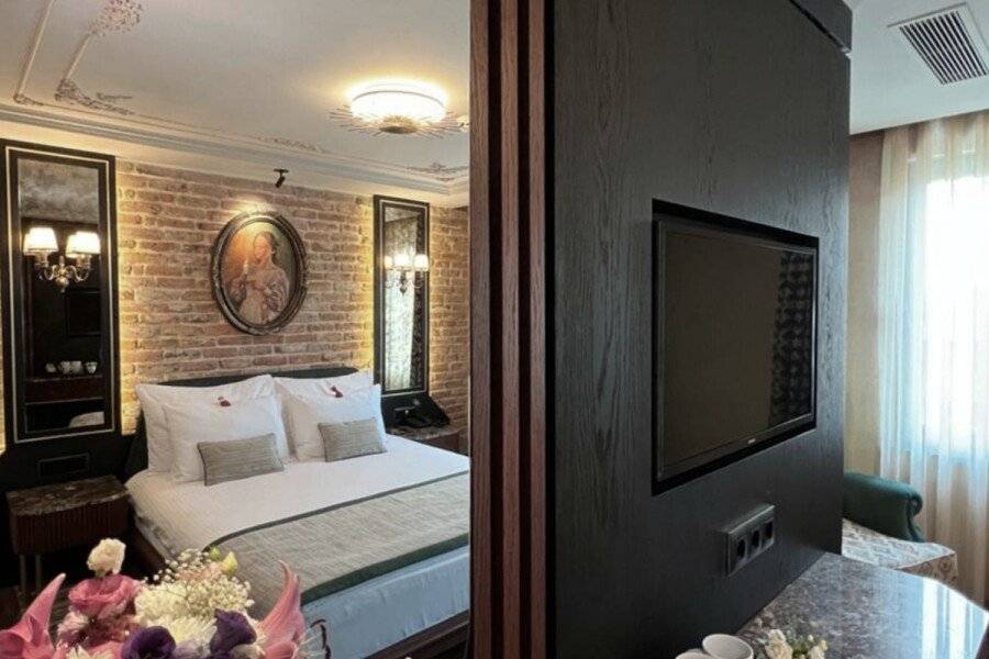 Tria Hotel Istanbul-Special Category hotel bedroom