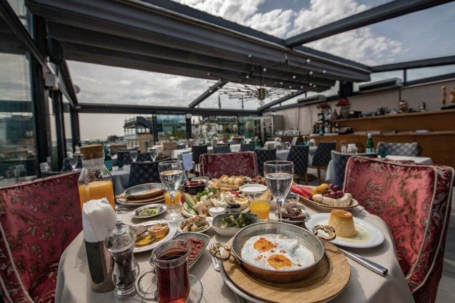 Tria Hotel Istanbul-Special Category restaurant,breakfast