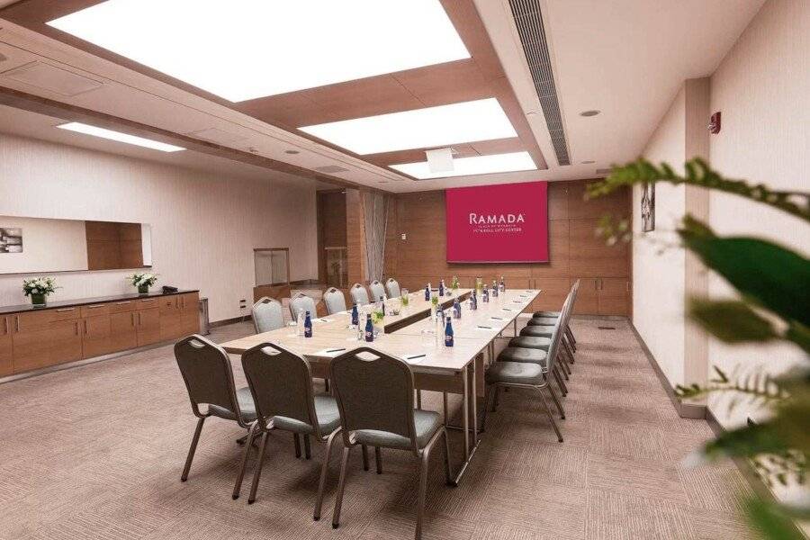 Ramada Plaza By Wyndham Istanbul City Center conference room