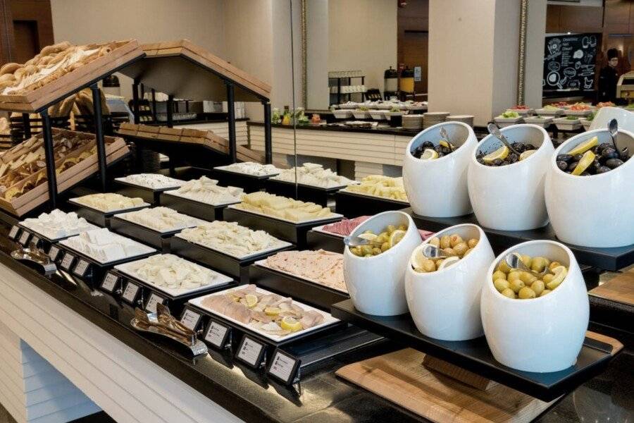 Ramada Plaza By Wyndham Istanbul City Center restaurant,breakfast