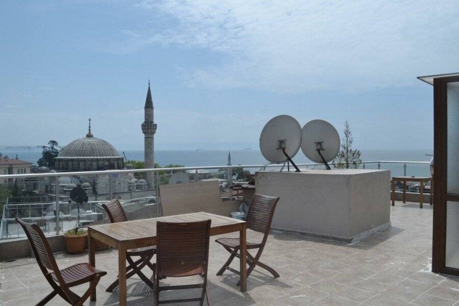 Art City Hotel Istanbul rooftop pool,ocean view