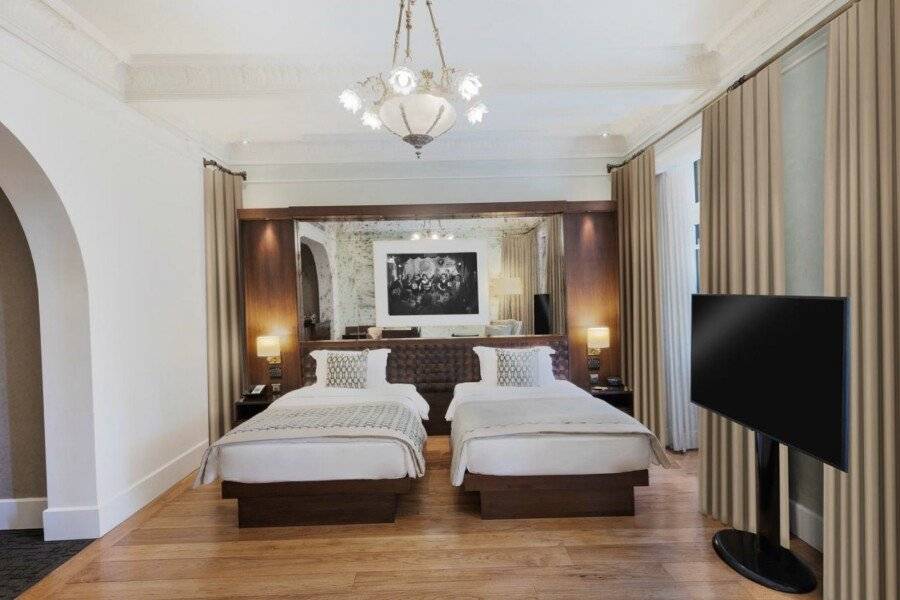 Park Hyatt Istanbul - Macka Palas hotel bedroom