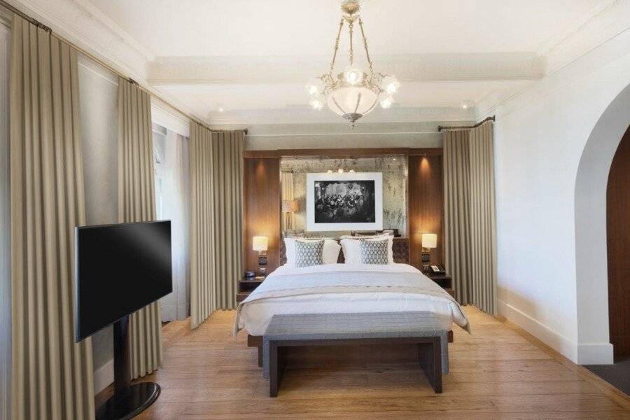 Park Hyatt Istanbul - Macka Palas hotel bedroom