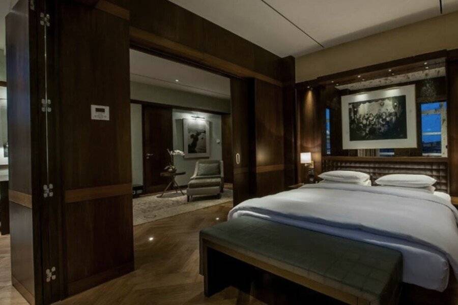 Park Hyatt Istanbul - Macka Palas hotel bedroom