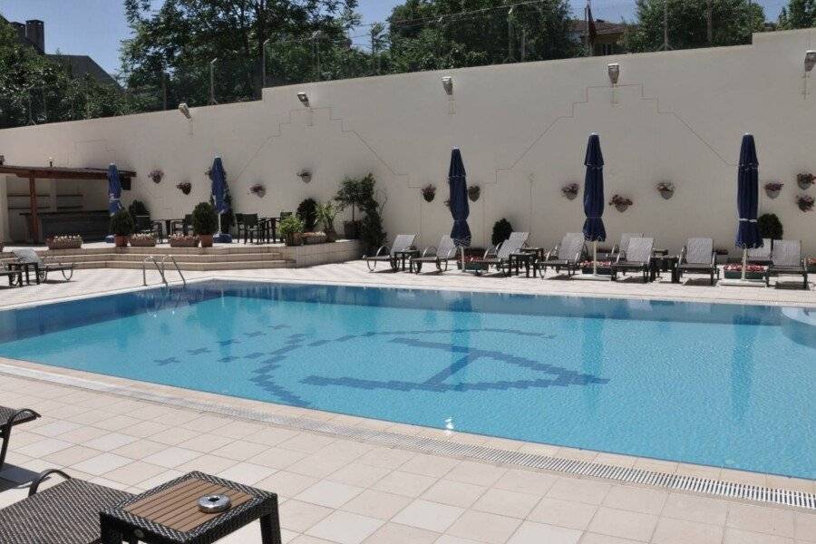 Akgun Istanbul Hotel outdoor pool