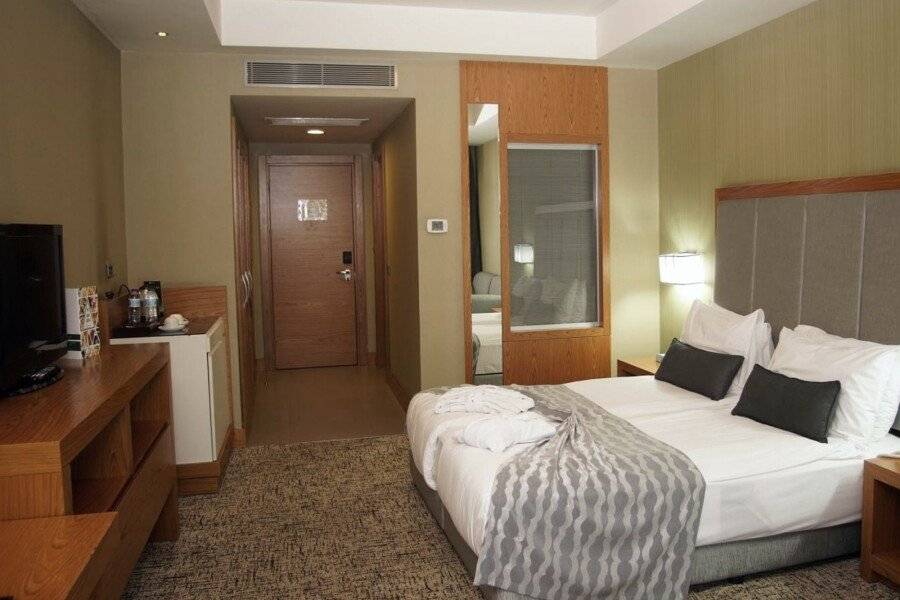 The Green Park Pendik hotel bedroom