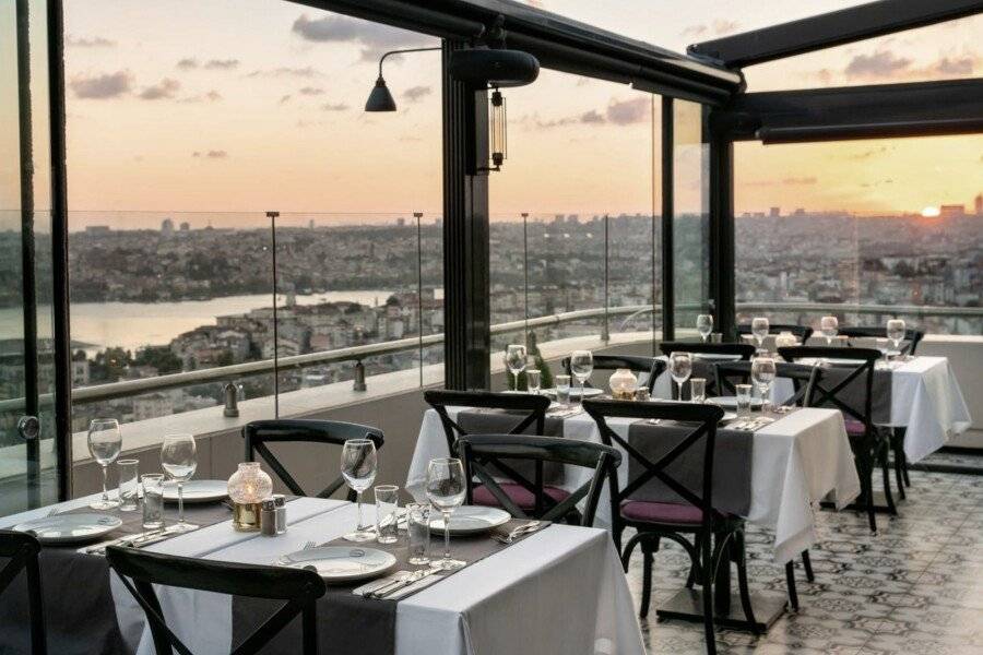 Rixos Pera Istanbul restaurant,ocean view