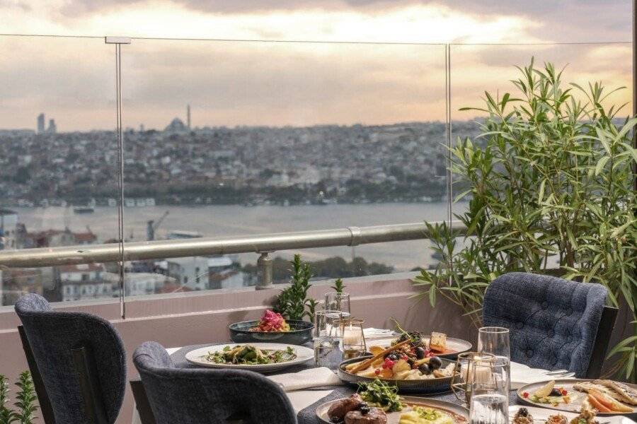 Rixos Pera Istanbul restaurant,ocean view