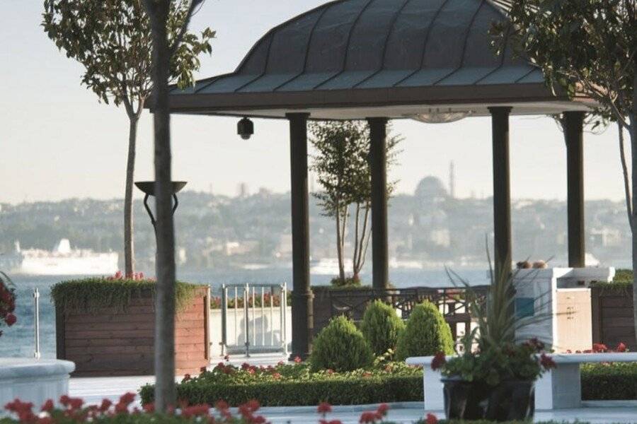 Four Seasons Hotel Istanbul at the Bosphorus 