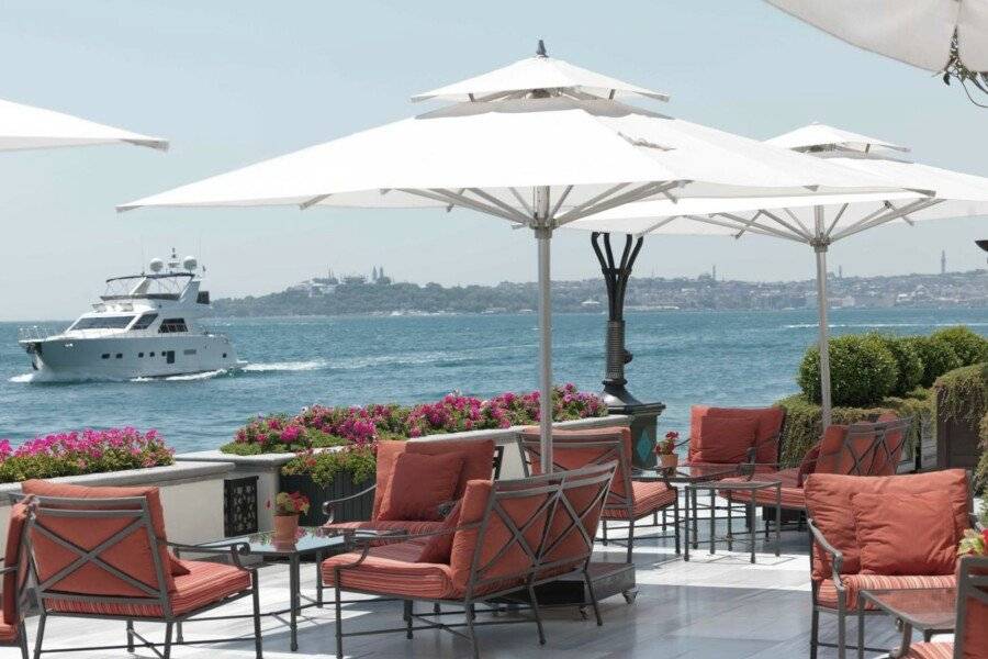 Four Seasons Hotel Istanbul at the Bosphorus 