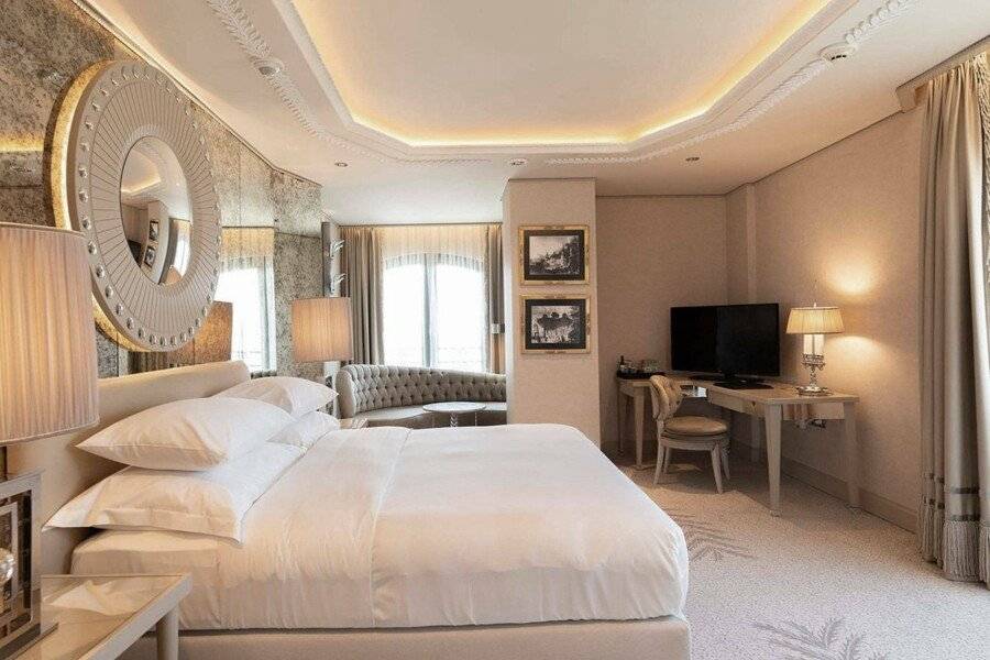 Wyndham Grand Istanbul Kalamış Marina Hotel hotel bedroom