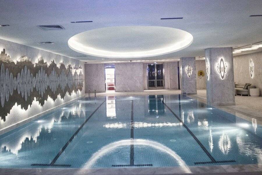 Wyndham Grand Istanbul Kalamış Marina Hotel indoor pool,spa