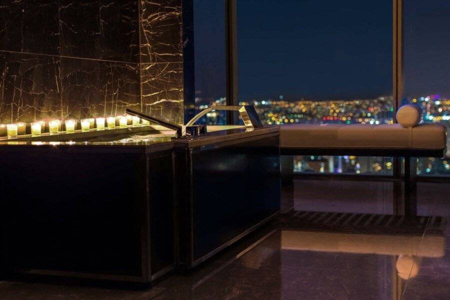 Hilton Istanbul Bomonti jacuzzi