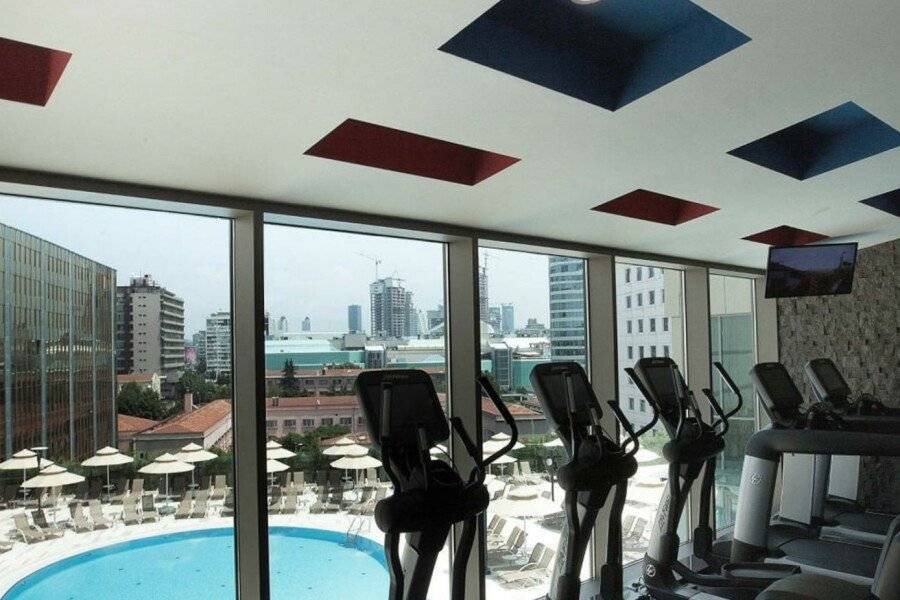 Radisson Blu Hotel, Istanbul Sisli fitness centre,pool