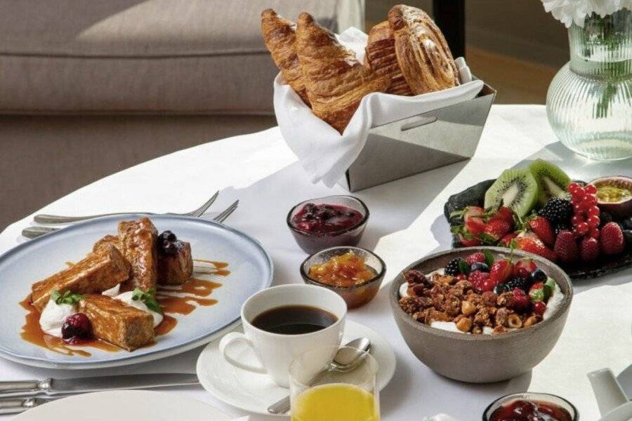 Raffles Istanbul breakfast