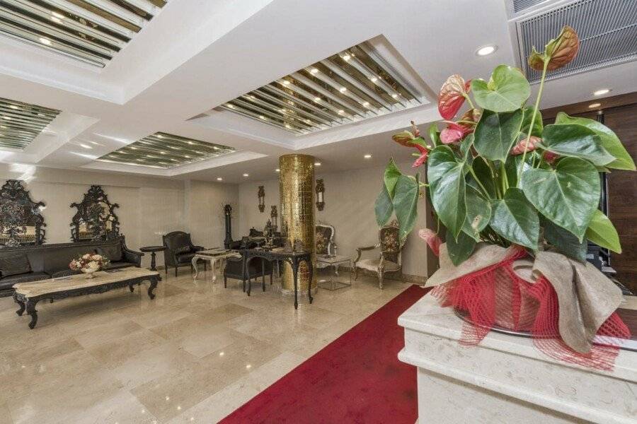 Escardın hotel lobby