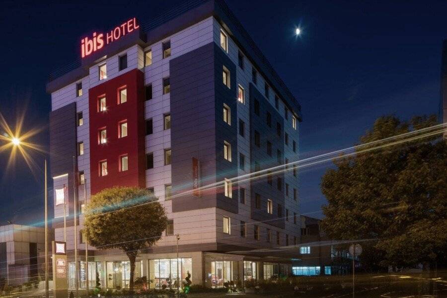 Ibis Istanbul West facade